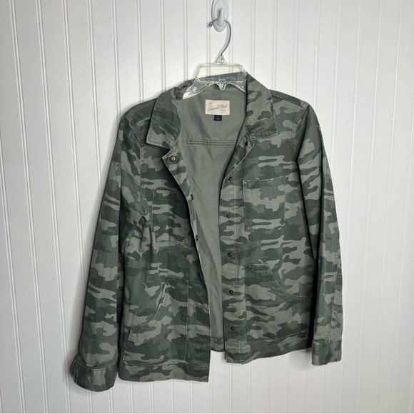 Universal Thread Camouflage Shacket Small Long Sleeve Green Fall Boho Festival - Picture 1 of 7